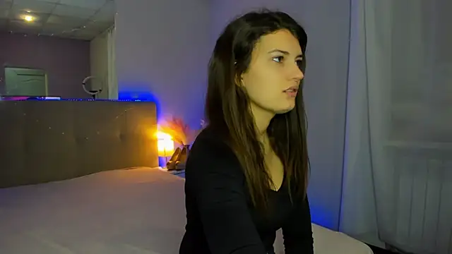 Laura Leee online show from November 26, 6:36 am