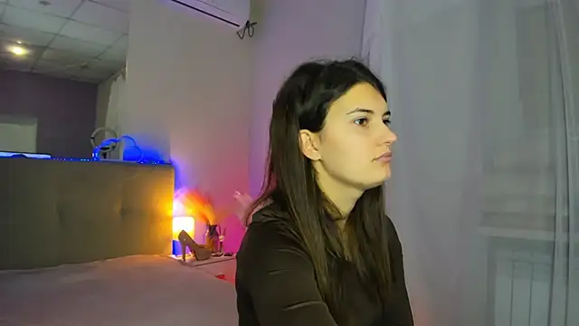 Laura Leee online show from November 30, 5:55 am