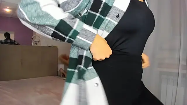 Laura Leee online show from December 1, 6:18 am