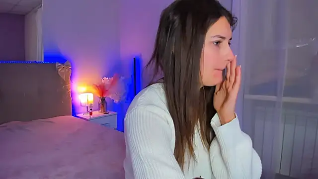 Laura Leee online show from February 28, 6:03 am