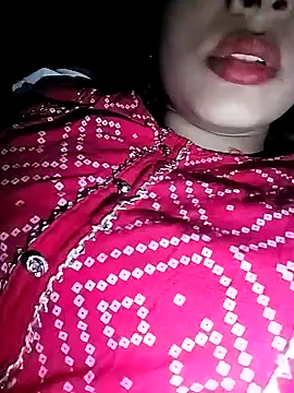 Miss-Siyaa online show from December 9, 8:01 pm