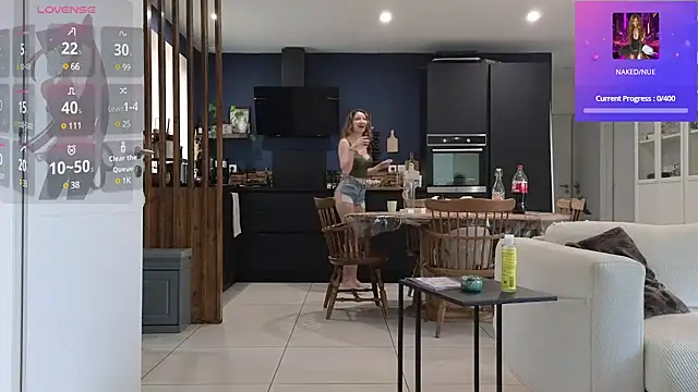 Snapshot of Luxymin34 chatting on February 10, 9:25 am Luxymin34 online show from February 10, 9:25 am