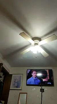 Snapshot of vanscr1 chatting on December 20, 1:58 am vanscr1 online show from December 20, 1:58 am