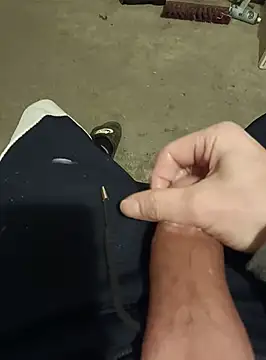 Snapshot of casper0303 chatting on January 4, 12:05 am casper0303 online show from January 4, 12:05 am