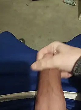 Snapshot of casper0303 chatting on January 19, 1:53 am casper0303 online show from January 19, 1:53 am