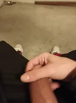 Snapshot of casper0303 chatting on February 28, 1:58 am casper0303 online show from February 28, 1:58 am