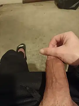 Snapshot of casper0303 chatting on March 6, 1:58 am casper0303 online show from March 6, 1:58 am