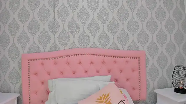 Snapshot of martina_rivera_ chatting on October 12, 12:37 pm martina rivera online show from October 12, 12:37 pm