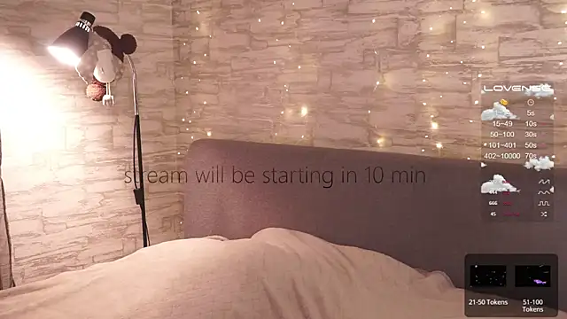 Snapshot of ___art chatting on December 10, 5:33 pm art online show from December 10, 5:33 pm