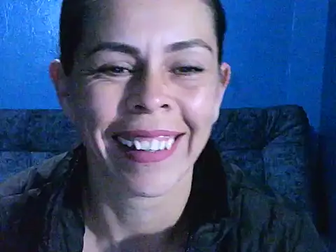 Snapshot of Marilyn_xxxx chatting on December 13, 1:26 am Marilyn xxxx online show from December 13, 1:26 am