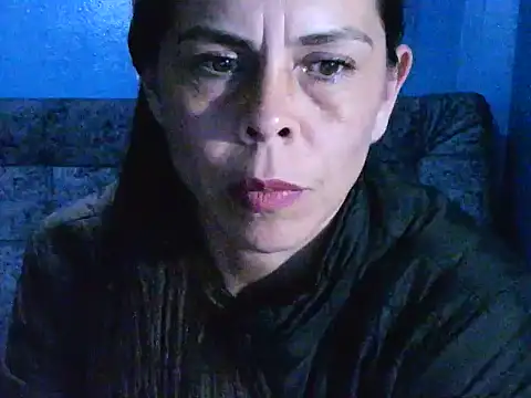 Snapshot of Marilyn_xxxx chatting on December 17, 10:11 pm Marilyn xxxx online show from December 17, 10:11 pm