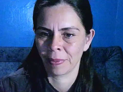 Snapshot of Marilyn_xxxx chatting on December 19, 4:23 am Marilyn xxxx online show from December 19, 4:23 am