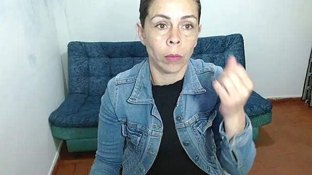 Snapshot of Marilyn_xxxx chatting on October 12, 10:42 pm Marilyn xxxx online show from October 12, 10:42 pm