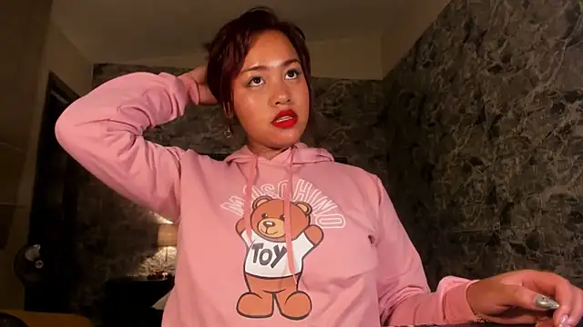 Estrella05  online show from December 27, 5:31 am