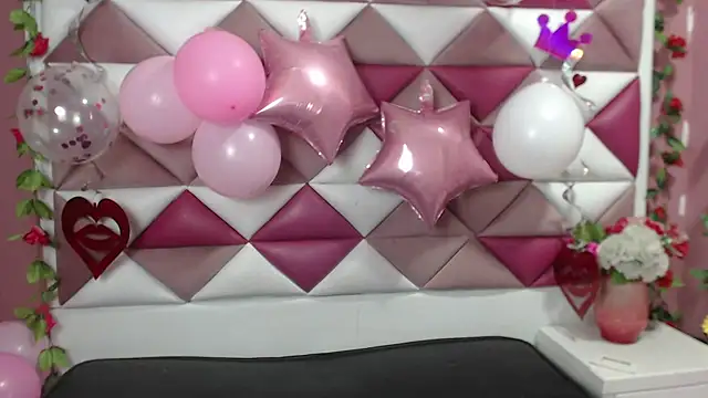 Snapshot of NahomiConnor_ chatting on January 20, 11:10 pm NahomiConnor online show from January 20, 11:10 pm