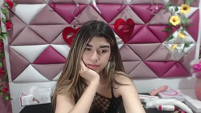 Snapshot of NahomiConnor_ chatting on February 13, 4:17 pm NahomiConnor online show from February 13, 4:17 pm