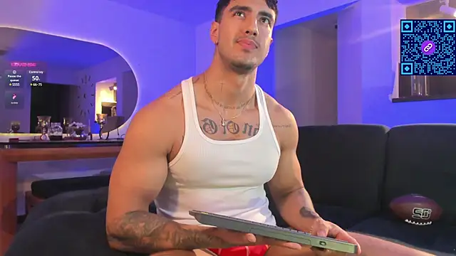 Snapshot of JACOB_MARTINS chatting on December 10, 4:24 am JACOB MARTINS online show from December 10, 4:24 am