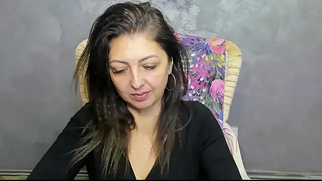 DivinSandra online show from December 2, 7:47 am