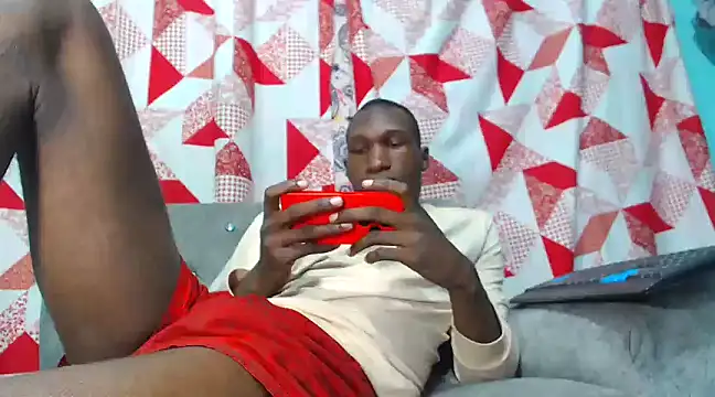 Snapshot of black30cmdick chatting on January 8, 5:37 am black30cmdick online show from January 8, 5:37 am