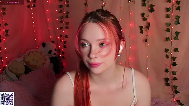 Snapshot of YourSkyAni chatting on November 8, 12:27 pm YourSkyAni online show from November 8, 12:27 pm