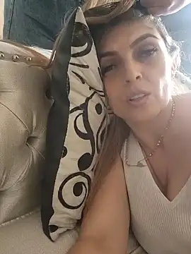 Snapshot of Lizzymontanaa chatting on November 16, 3:50 pm Lizzymontanaa online show from November 16, 3:50 pm