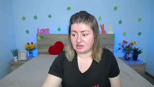 ZannaDreil online show from March 20, 7:35 pm