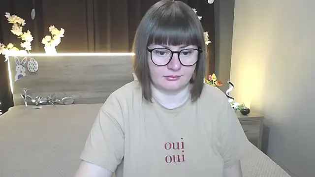 ZannaDreil online show from April 7, 6:08 pm