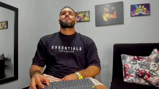 Snapshot of SamirHazard97 chatting on November 12, 7:13 pm SamirHazard97 online show from November 12, 7:13 pm