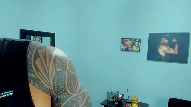 Snapshot of SamirHazard97 chatting on November 18, 8:57 pm SamirHazard97 online show from November 18, 8:57 pm