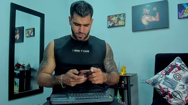 Snapshot of SamirHazard97 chatting on December 3, 9:24 pm SamirHazard97 online show from December 3, 9:24 pm