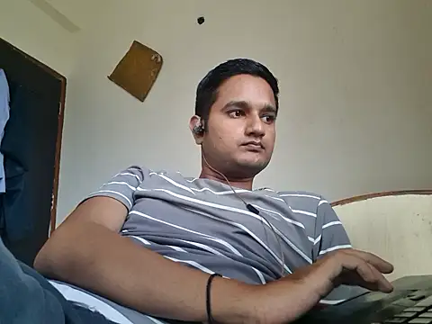 Jonrobinso online show from October 6, 5:27 am