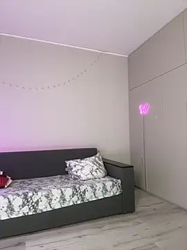 LoveLuna  online show from October 6, 6:16 pm