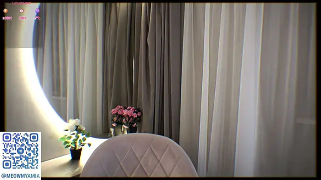 EvelyynLopez online show from December 19, 8:13 pm