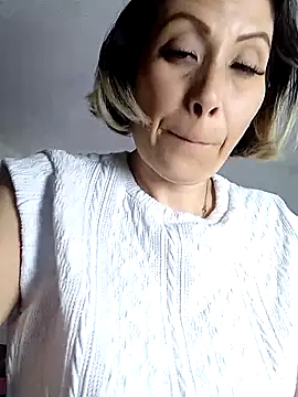 alixia81 online show from October 3, 11:24 pm