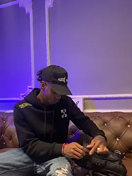 AaronCruz  online show from February 27, 12:34 pm