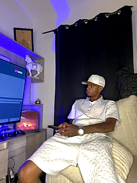 AaronCruz  online show from October 23, 2:00 am