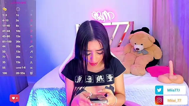 Snapshot of Miia77_ chatting on September 19, 2:13 am Miia77  online show from September 19, 2:13 am