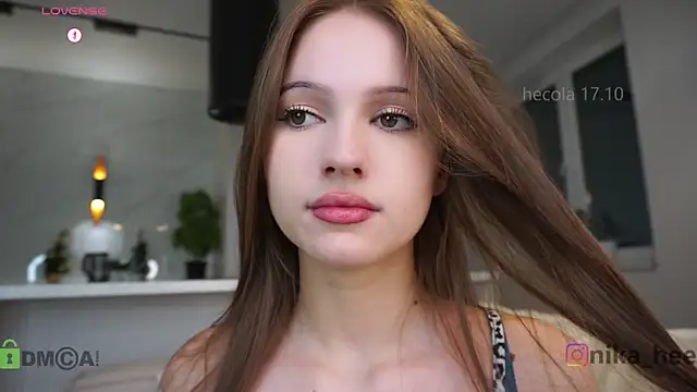 Snapshot of hecola chatting on October 17, 2:19 pm hecola online show from October 17, 2:19 pm