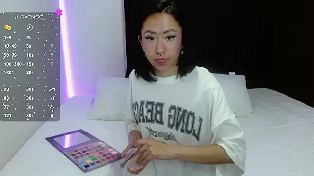 Snapshot of Anne_Nicholson chatting on December 21, 2:30 am Anne Nicholson online show from December 21, 2:30 am