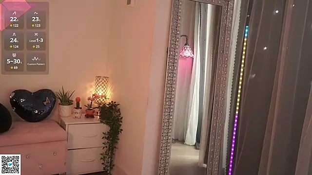 Mysticxkitty online show from April 5, 4:26 pm