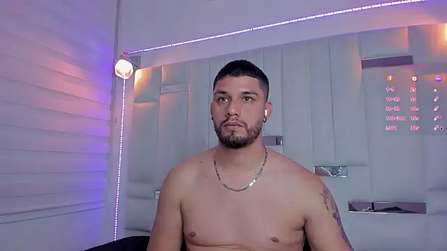 Jacoob19  online show from February 18, 3:43 pm
