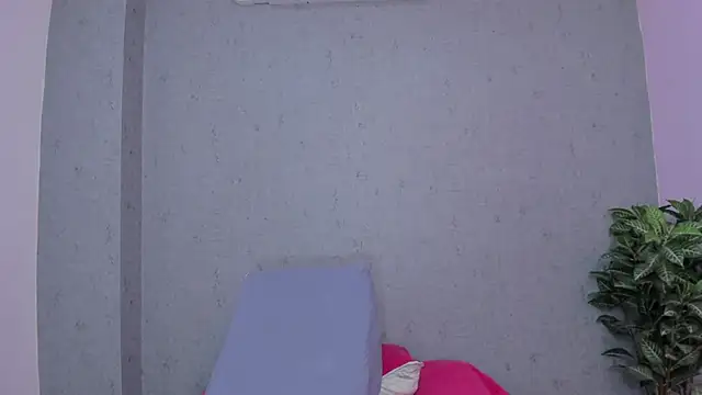 Tiffany mendez online show from November 18, 12:20 pm