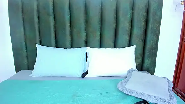 nahomygrey  online show from March 13, 7:53 pm