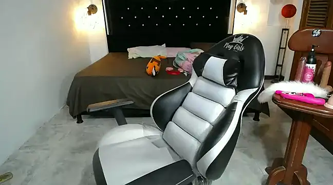 candy hairy online show from January 25, 6:12 am