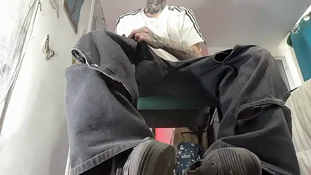 Snapshot of Saturno_v chatting on January 10, 10:28 am Saturno v online show from January 10, 10:28 am