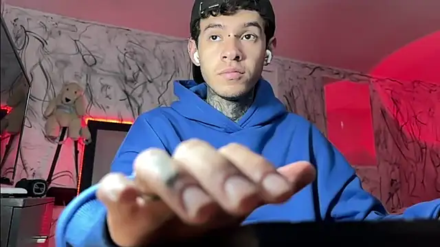 Snapshot of Saturno_v chatting on January 29, 2:21 pm Saturno v online show from January 29, 2:21 pm