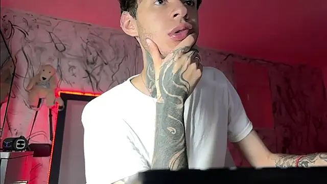 Snapshot of Saturno_v chatting on February 3, 10:00 pm Saturno v online show from February 3, 10:00 pm