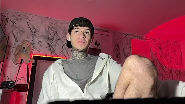 Snapshot of Saturno_v chatting on February 4, 11:49 am Saturno v online show from February 4, 11:49 am