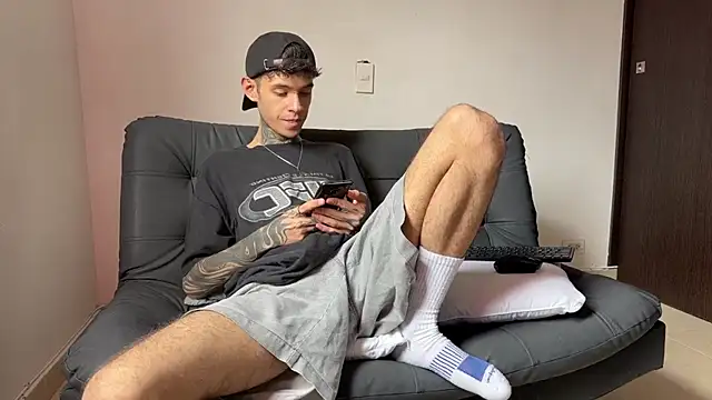 Snapshot of Saturno_v chatting on March 14, 9:21 pm Saturno v online show from March 14, 9:21 pm