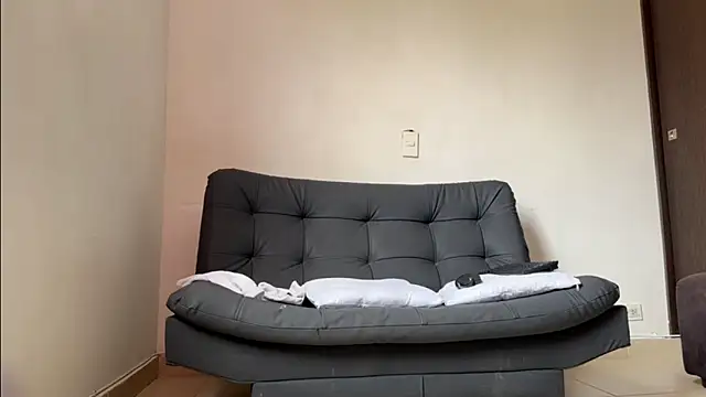 Snapshot of Saturno_v chatting on March 18, 1:42 pm Saturno v online show from March 18, 1:42 pm